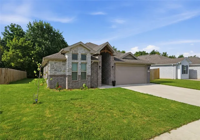 3rd image of 1601 Ataway St, Pea Ridge, AR 72751 | MLS# 1356890