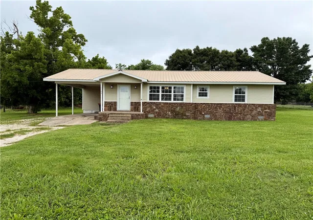 1st image of 1109 Sugar Hill Rd, Lincoln, AR 72744 | MLS# 1355951