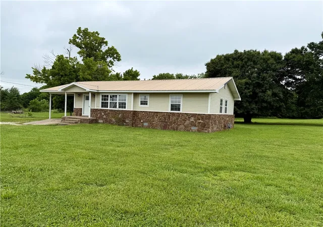 2nd image of 1109 Sugar Hill Rd, Lincoln, AR 72744 | MLS# 1355951