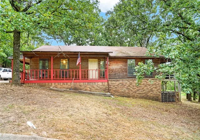 image of 32 Abbey Rd, Russellville, AR 72802 | MLS# 1356920