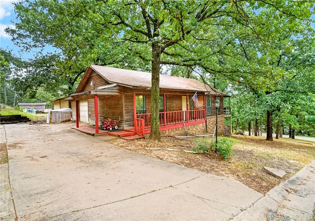 image of 32 Abbey Rd, Russellville, AR 72802 | MLS# 1356920