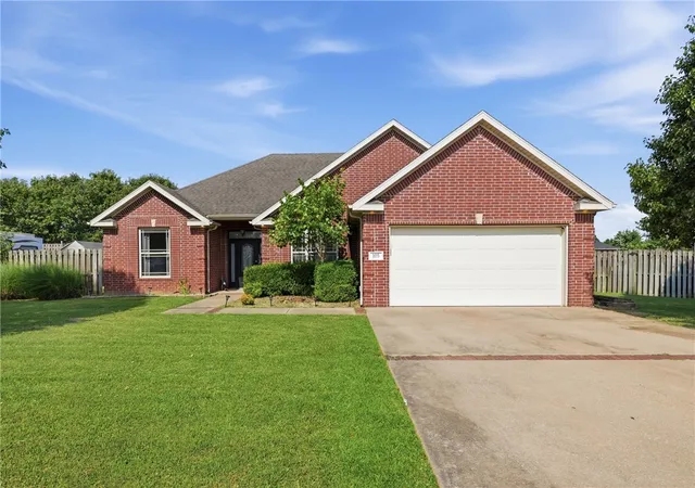 1st image of 105 Greer St, Pea Ridge, AR 72751 | MLS# 1356869