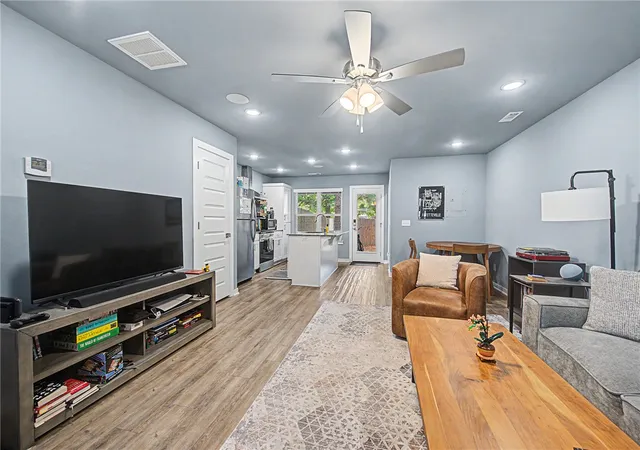 3rd image of 899 N Rupple Rd #122, Fayetteville, AR 72704 | MLS# 1357009