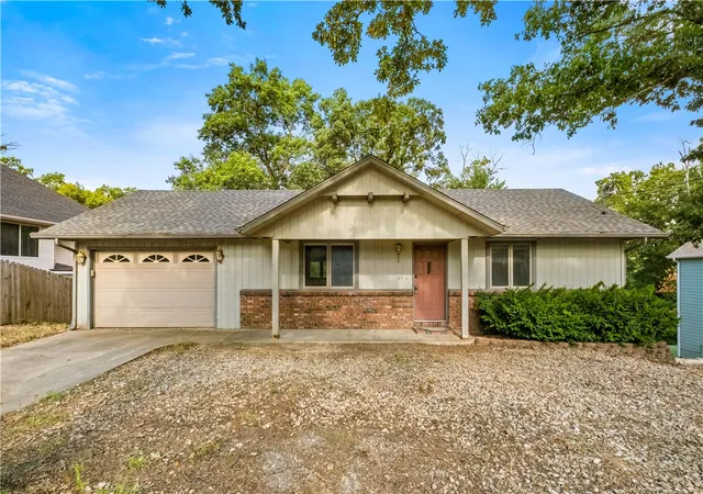 1st image of 25 Tavistock Dr, Bella Vista, AR 72714 | MLS# 1356486