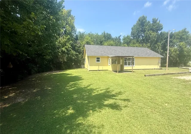 3rd image of 161 E Wolfdale Rd, Farmington, AR 72730 | MLS# 1357051