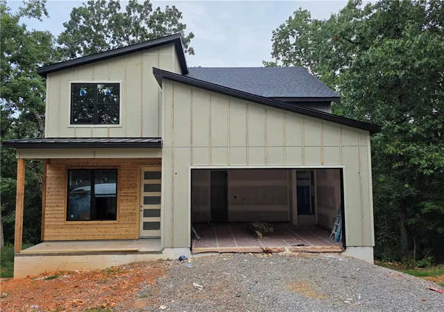 2nd image of 14 Stretford Dr, Bella Vista, AR 72714 | MLS# 1357071