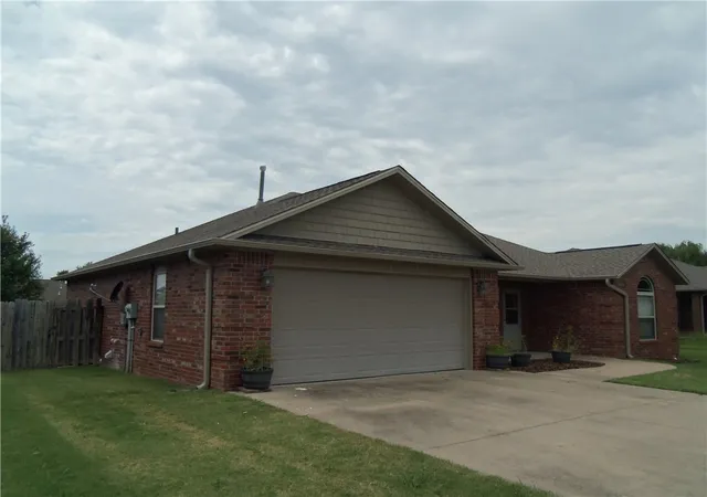 2nd image of 1902 N Messick Ct, Siloam Springs, AR 72761 | MLS# 1356889