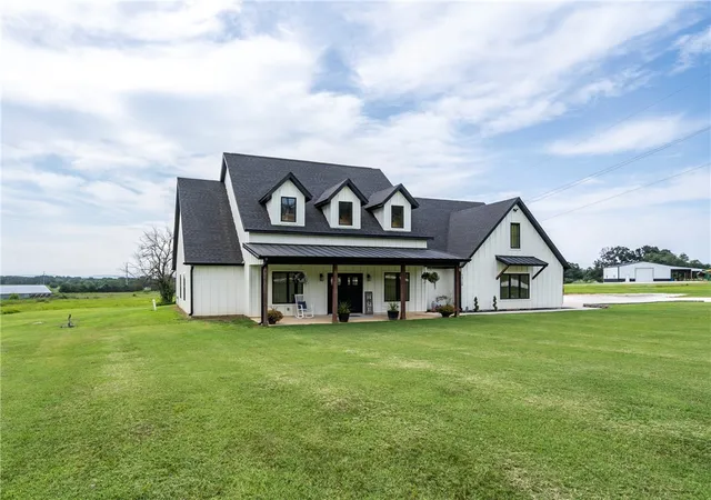 Photo 4 of Single family home for sale at 14720 N Wedington Blacktop Rd, Lincoln, AR 72744 | MLS# 1356600 | Listing updated on 2026-09-17