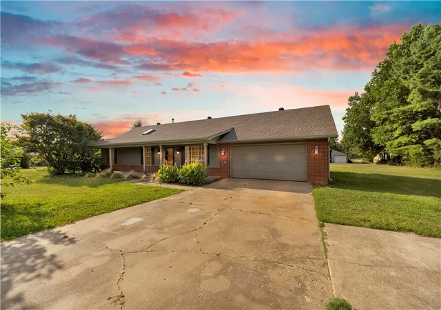 2nd image of 1020 Jennifer Ln, Lowell, AR 72745 | MLS# 1356768
