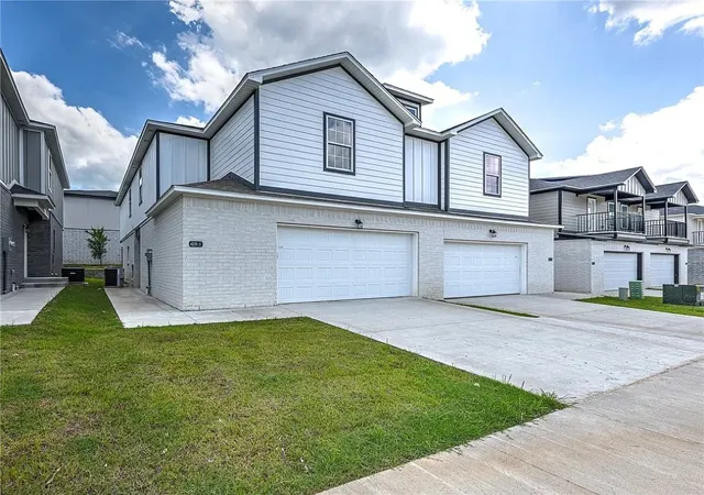 11th image of 4211 W Santa Fe Sq #1 & 2, Fayetteville, AR 72704 | MLS# 1357121