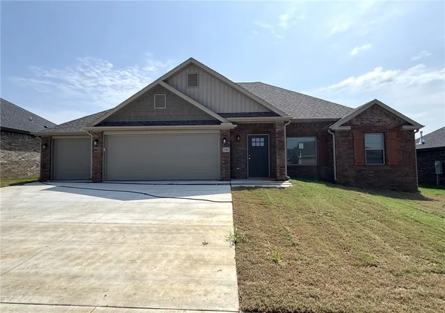 1st image of 213 S Eagle Mountain St, Prairie Grove, AR 72753 | MLS# 1357141