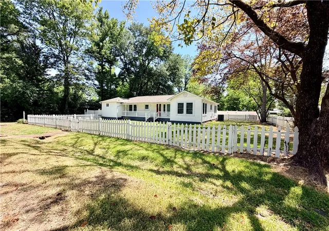 1st image of 223 Galveston Ave, Russellville, AR 72801 | MLS# 1357181