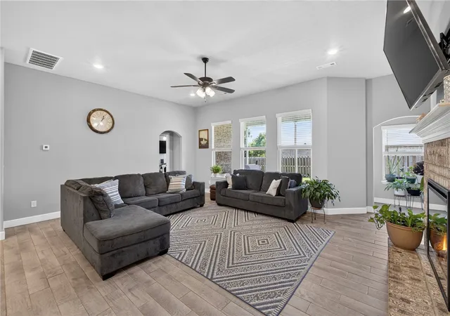 image of 304 Manfield Ave, Pea Ridge, AR 72751 | MLS# 1357210