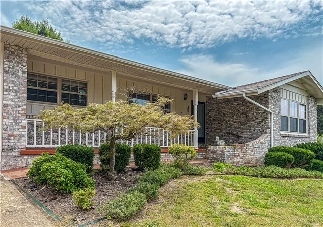 1st image of 409 Skyline Dr, Harrison, AR 72601 | MLS# 1357170