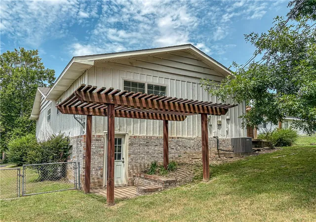 4th image of 409 Skyline Dr, Harrison, AR 72601 | MLS# 1357170