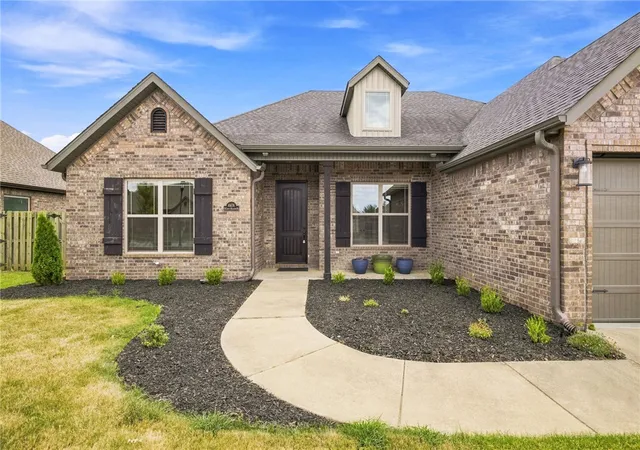2nd image of 4606 Canopy Meadows Dr, Rogers, AR 72758 | MLS# 1357266