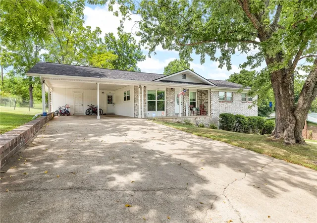 1st image of 106 Graham St, Harrison, AR 72601 | MLS# 1357311