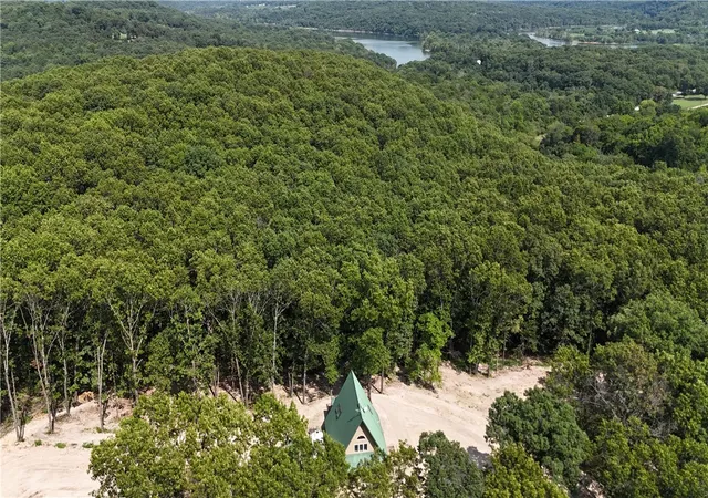 2nd image of 135 Harvest Ln, Green Forest, AR 72638 | MLS# 1357184