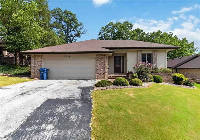 1st image of 6 Teresa Dr, Bella Vista, AR 72715 | MLS# 1357195