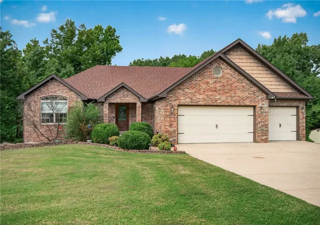 2nd image of 20 Queensferry Dr, Bella Vista, AR 72715 | MLS# 1357029