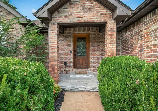 3rd image of 20 Queensferry Dr, Bella Vista, AR 72715 | MLS# 1357029