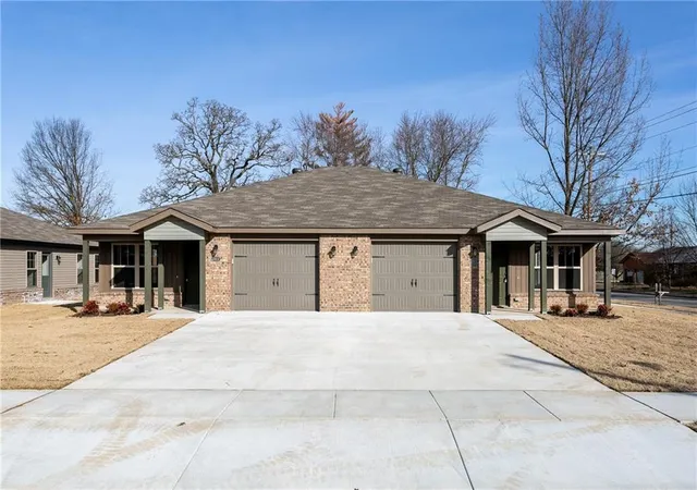 1st image of 1743 E Central St, Siloam Springs, AR 72761 | MLS# 1357434