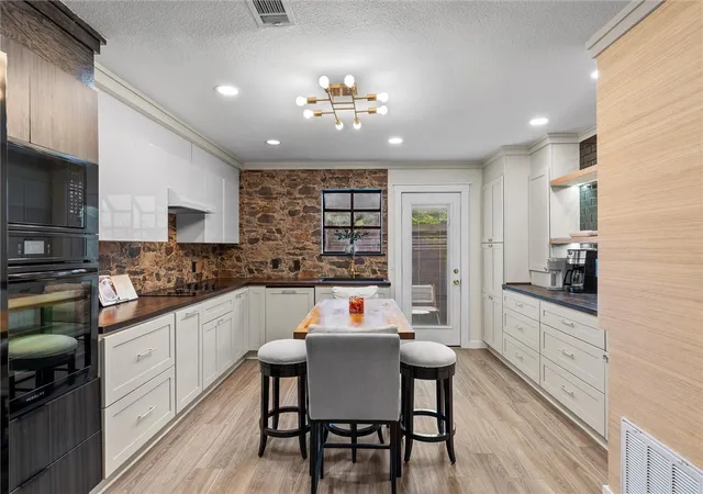 4th image of 1376 N Oakland Ave #1, Fayetteville, AR 72703 | MLS# 1357003