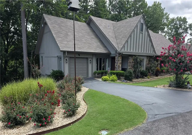 3rd image of 9 Norwood Ln, Bella Vista, AR 72714 | MLS# 1356047