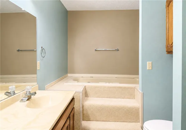 15th image of 8 Weston Ln, Bella Vista, AR 72715 | MLS# 1356809