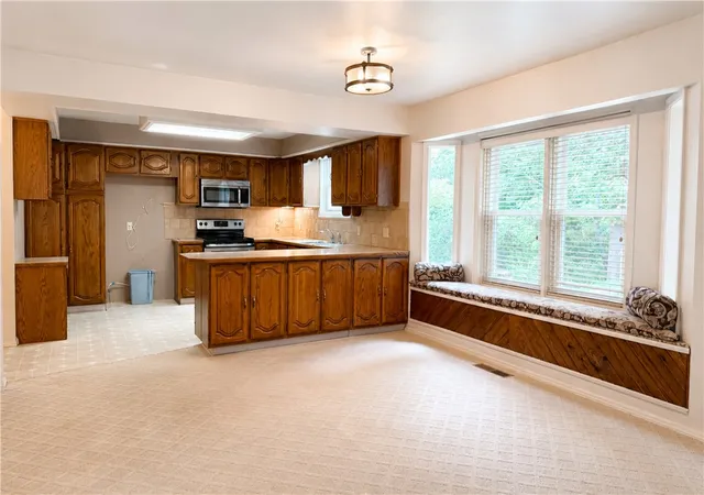 2nd image of 8 Weston Ln, Bella Vista, AR 72715 | MLS# 1356809
