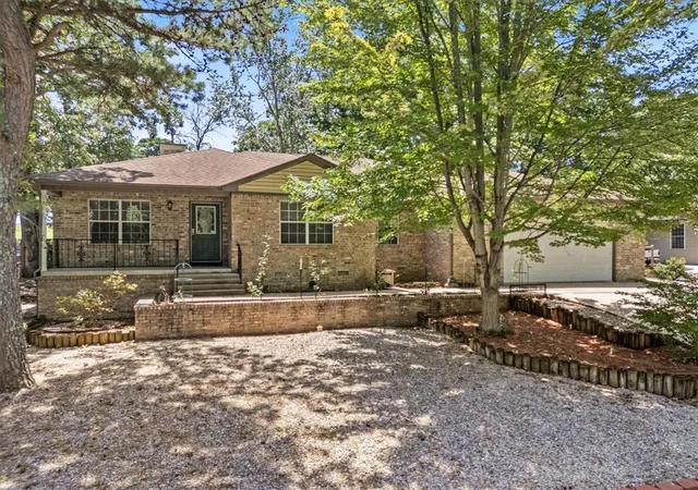 1st image of 17 Saint Andrews Ln, Holiday Island, AR 72631 | MLS# 1357456