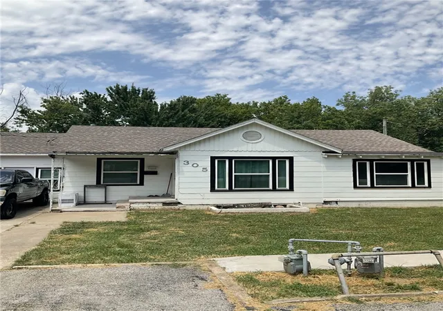 2nd image of 305 E Franklin St, Siloam Springs, AR 72761 | MLS# 1357483