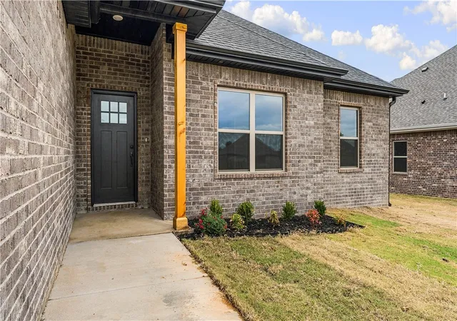 Photo 2 of Single family home for sale at 1037 Cook St, Pea Ridge, AR 72751 | MLS# 1357404 | Listing updated on 2026-10-04