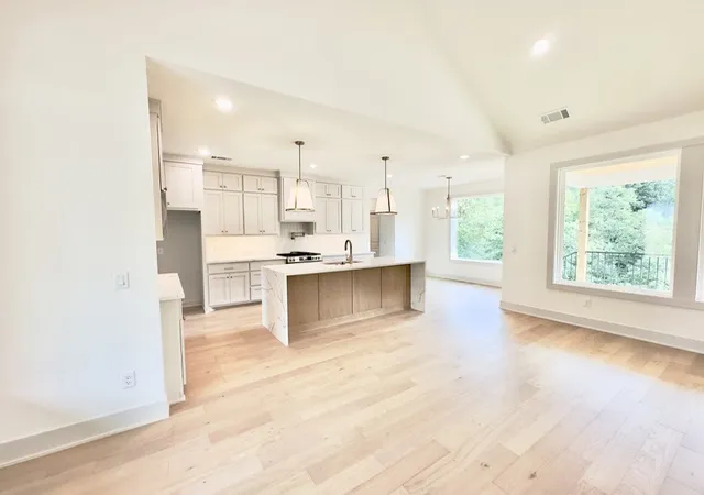 4th image of 27 Cullen Hills Dr, Bella Vista, AR 72715 | MLS# 1357306