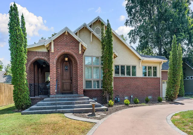 1st image of 210 Nw F St, Bentonville, AR 72712 | MLS# 1357377