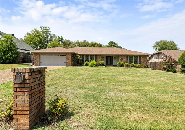 2nd image of 9005 Copper Oaks Ln, Fort Smith, AR 72903 | MLS# 1356883