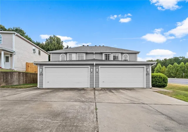 3rd image of 2901, 2903 E Sterling Ct, Fayetteville, AR 72703 | MLS# 1357573