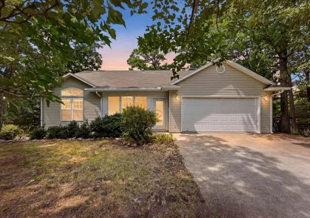 1st image of 8 Cloud Dr, Eureka Springs, AR 72632 | MLS# 1357515