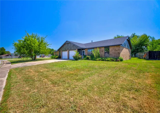 2nd image of 1501 Thrush St, Springdale, AR 72764 | MLS# 1357643