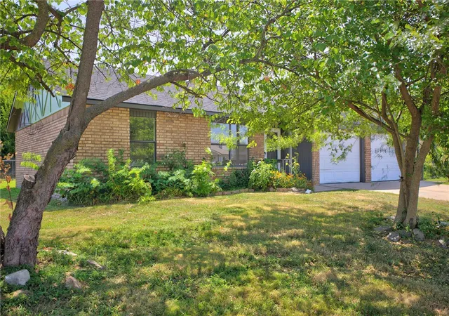 Photo 3 of Sale Pending at 1501 Thrush St, Springdale, AR 72764 | MLS# 1357643 | Listing updated on 2026-10-05