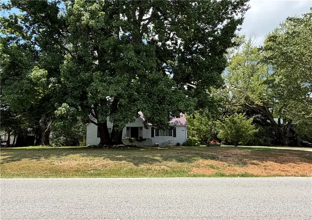 Photo 3 of Single family home for sale at 505 West Ave, Lincoln, AR 72744 | MLS# 1357654 | Listing updated on 2026-08-05