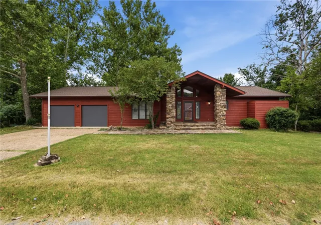 1st image of 6 Fairway Dr, Holiday Island, AR 72631 | MLS# 1357603