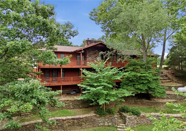 Photo 3 of Single family home for sale at 6 Fairway Dr, Holiday Island, AR 72631 | MLS# 1357603 | Listing updated on 2026-08-04