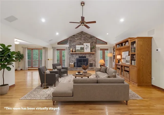 Photo 4 of Single family home for sale at 6 Fairway Dr, Holiday Island, AR 72631 | MLS# 1357603 | Listing updated on 2026-08-04