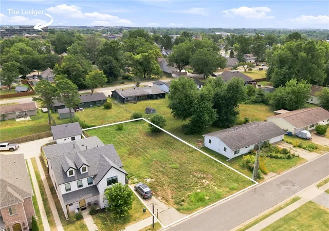 8th image of 215 Sw F St, Bentonville, AR 72712 | MLS# 1357531