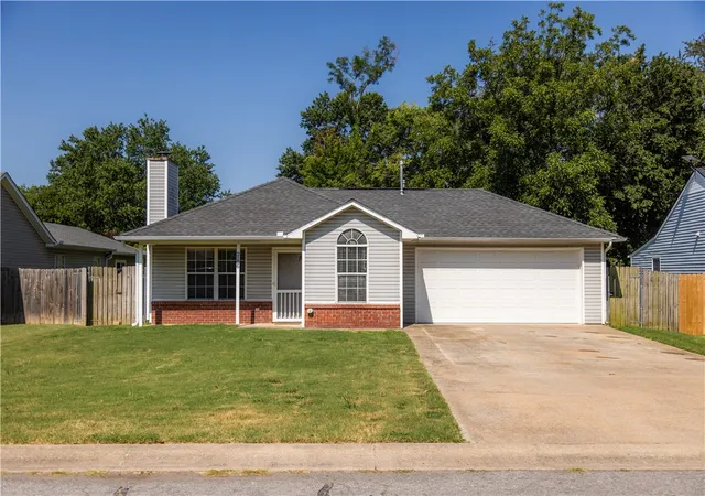 2nd image of 2156 Wood Tree Ct, Siloam Springs, AR 72761 | MLS# 1357608