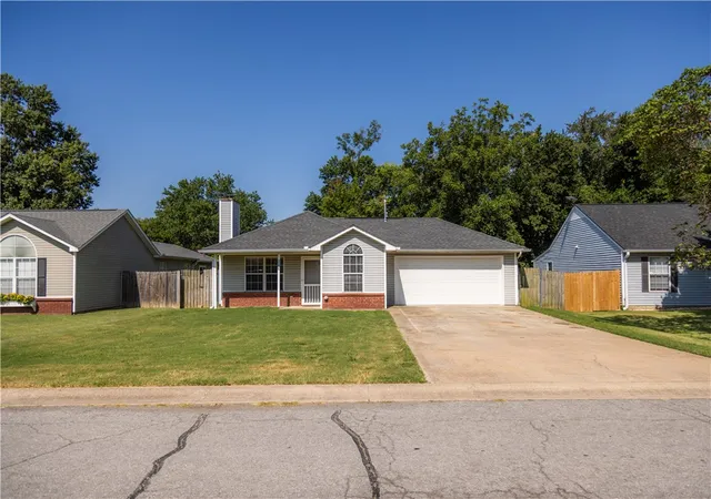 3rd image of 2156 Wood Tree Ct, Siloam Springs, AR 72761 | MLS# 1357608