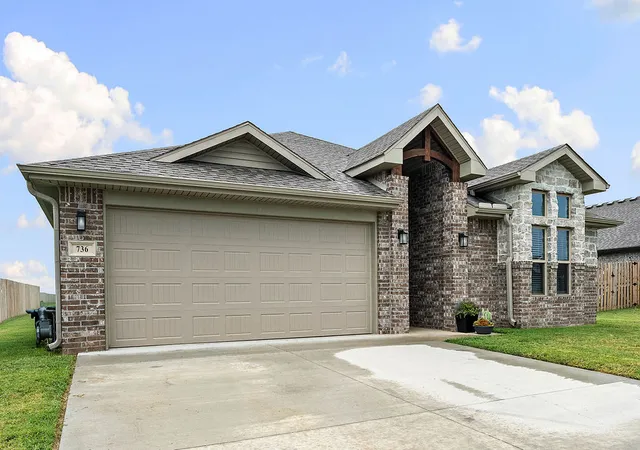 2nd image of 736 Lewis St, Pea Ridge, AR 72751 | MLS# 1357685
