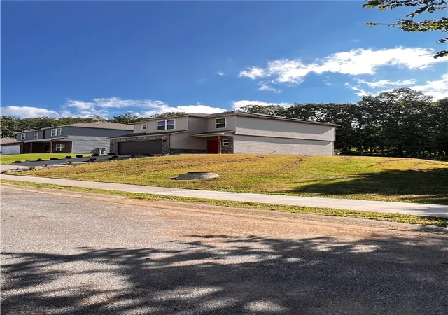2nd image of 446 Cooper St, Huntsville, AR 72740 | MLS# 1356707