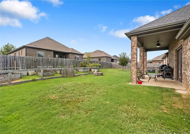 27th image of 421 Captain Hopkins St, Prairie Grove, AR 72753 | MLS# 1357490